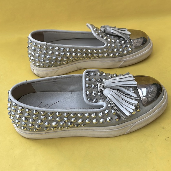 Silver/gray Giuseppe Zanotti leather with silver studs - Picture 6 of 14